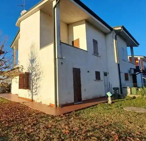 Villa in vendita a Suzzara