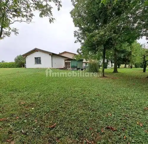 Villa in vendita a Suzzara