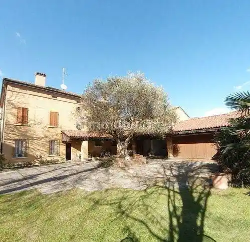 Villa in vendita a Suzzara