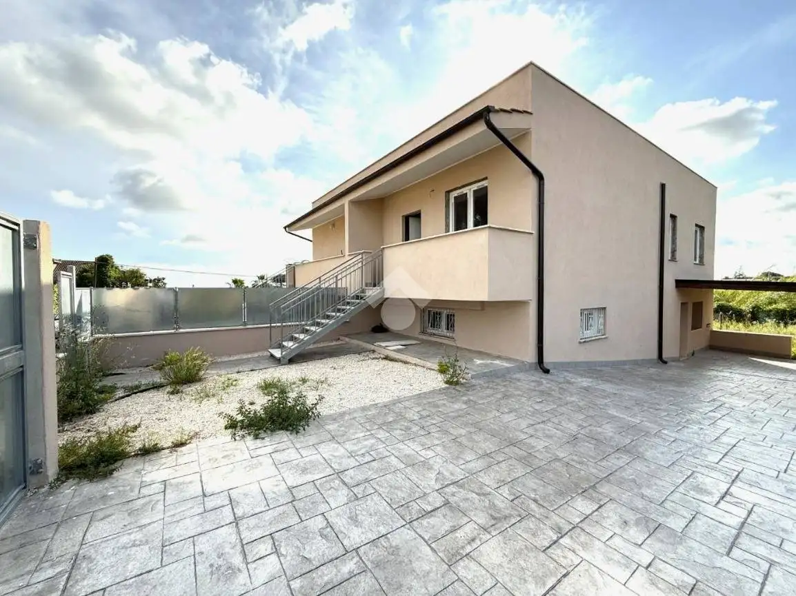 Villa in vendita a Nettuno