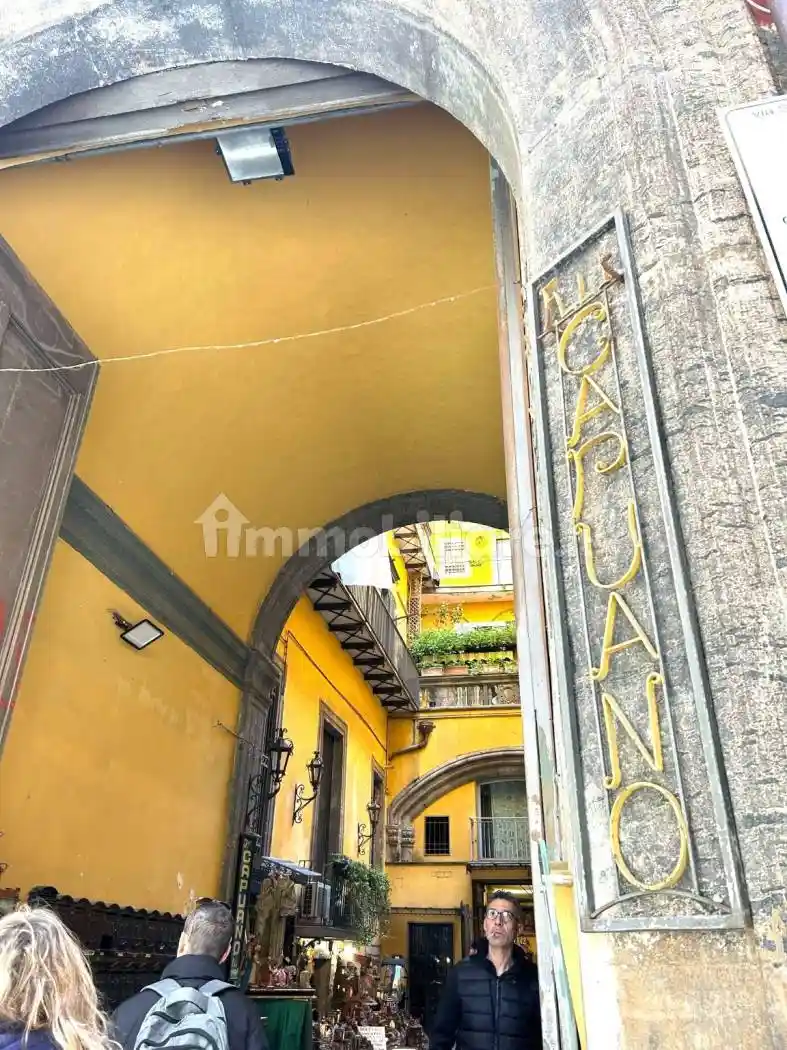 Trilocale via San Gregorio Armeno, Centro Storico, Napoli - foto 2