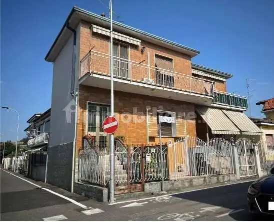 Villetta a schiera in asta a Pero