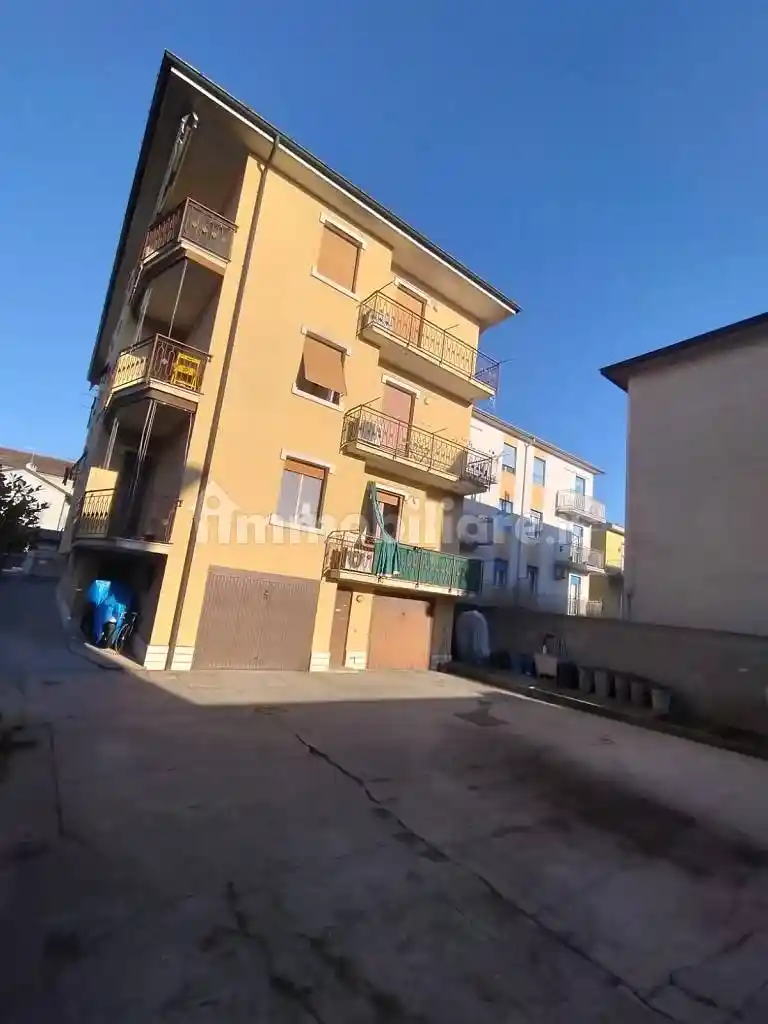 Trilocale via Martiri della Libertà, Centro, Castelverde - foto 2