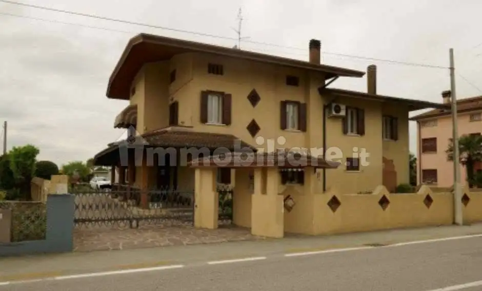 Casa indipendente in asta a Prata di Pordenone