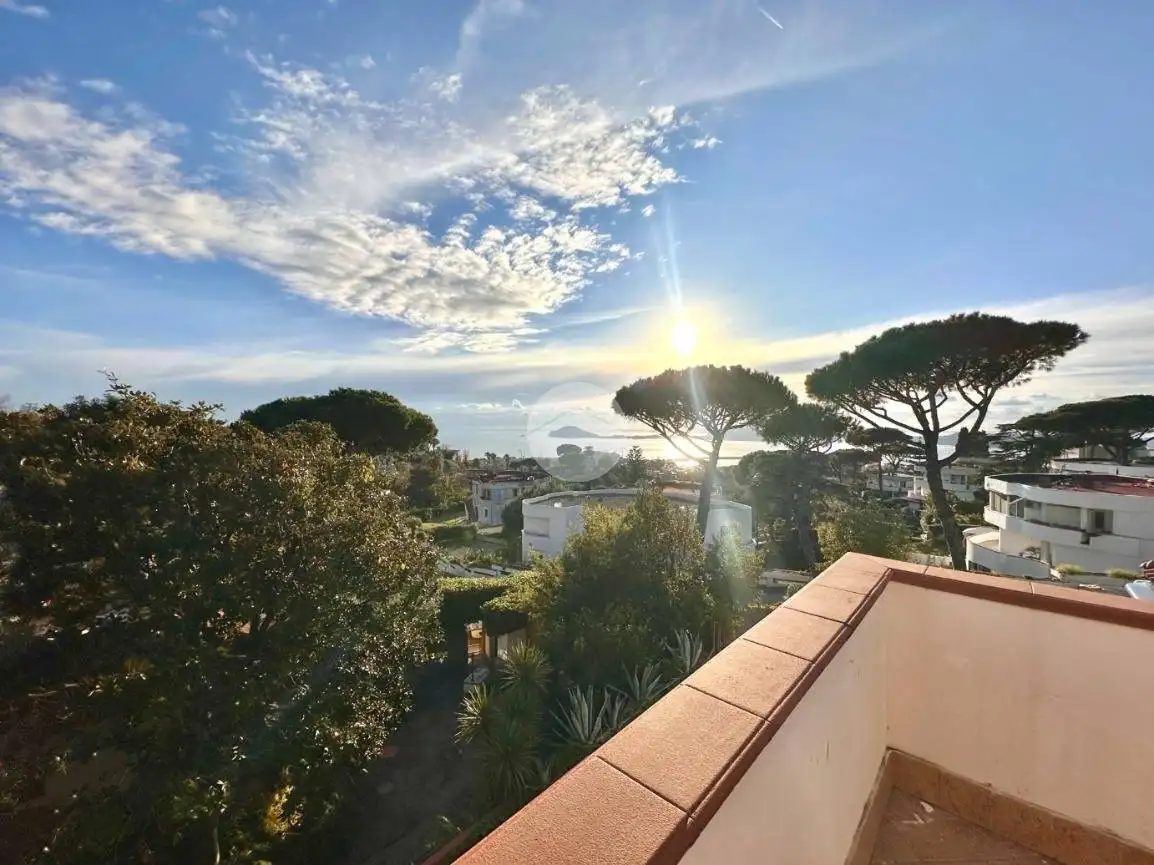 Villa in vendita a Pozzuoli