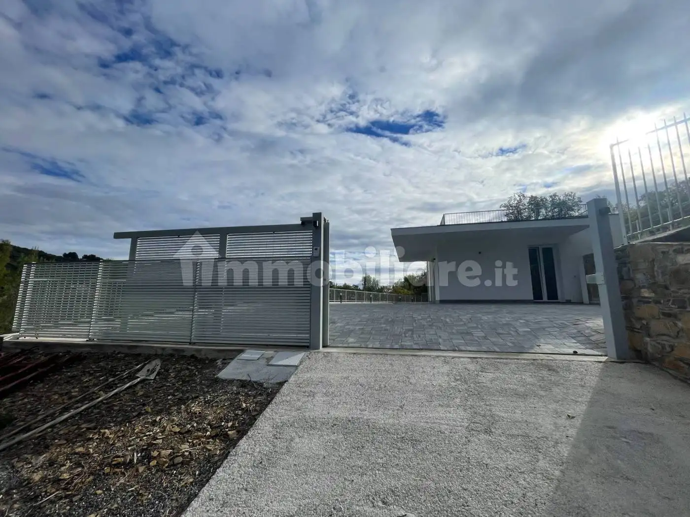 Villa in vendita a Diano Arentino