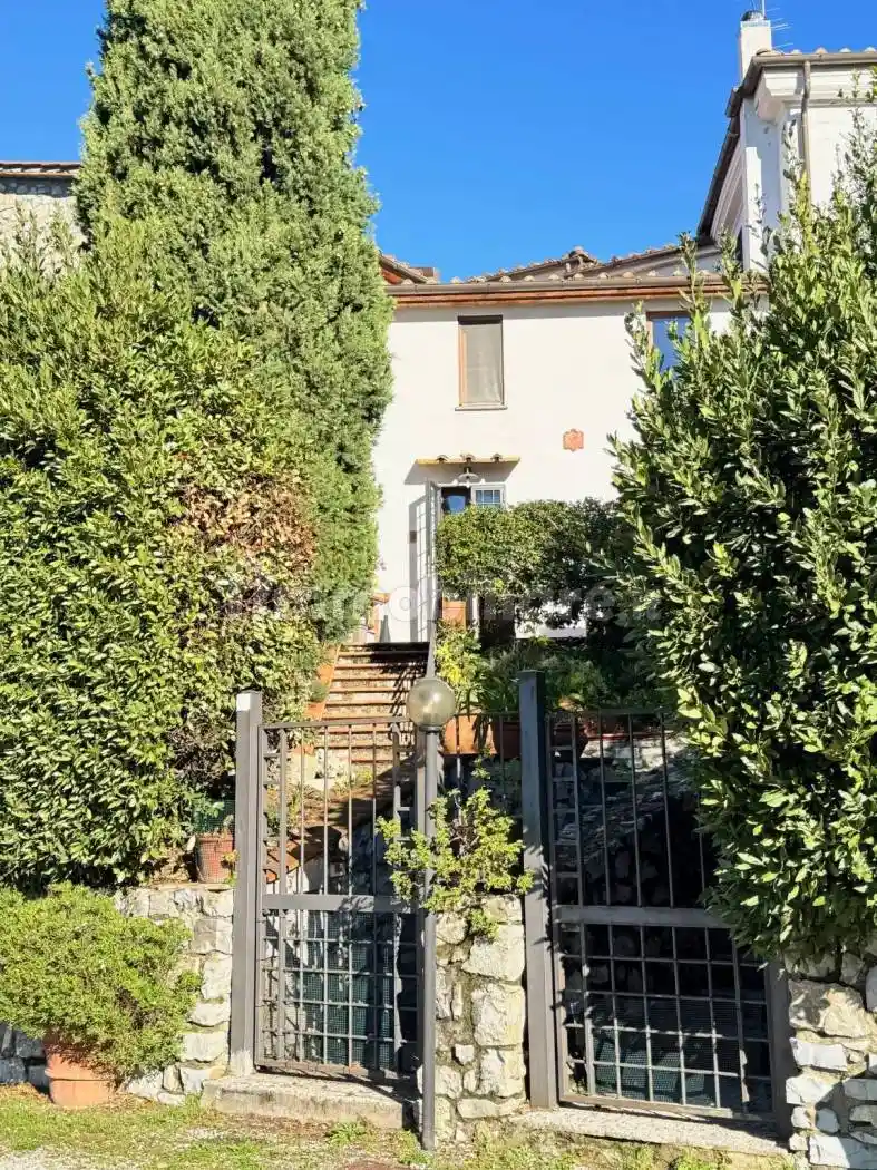 Rustico via Bronia, Centro, Vaiano - foto 4