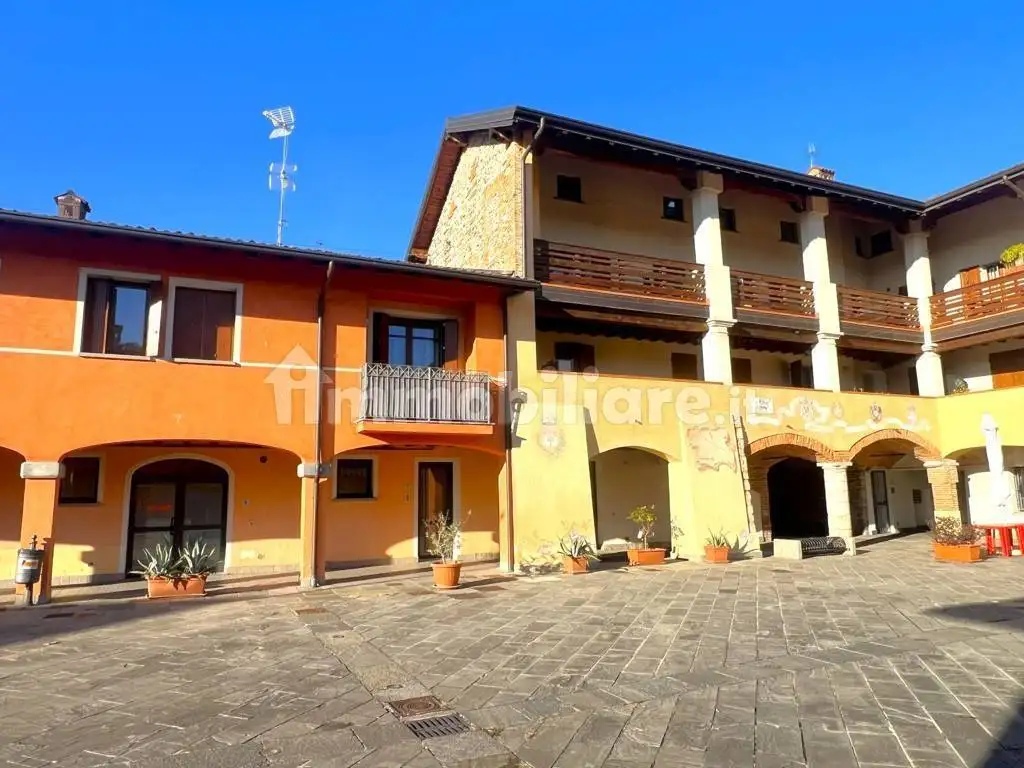 Appartamento in vendita a Osio Sopra