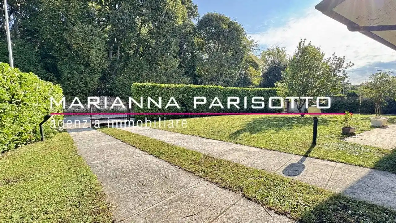 Villa bifamiliare via Gaidon, 136, Centro, Bassano del Grappa - foto 4