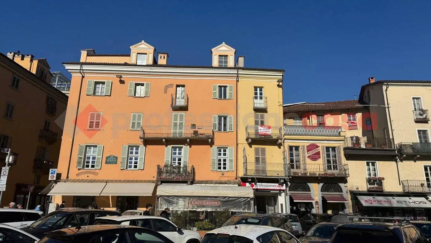 Palazzo - Edificio in vendita a Pinerolo
