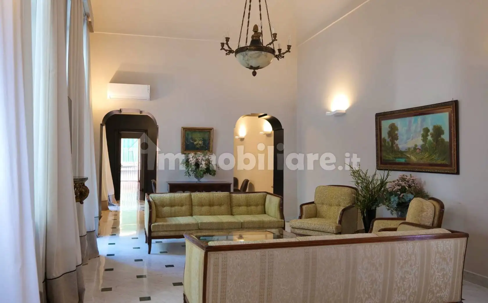 Appartamento in vendita a Napoli