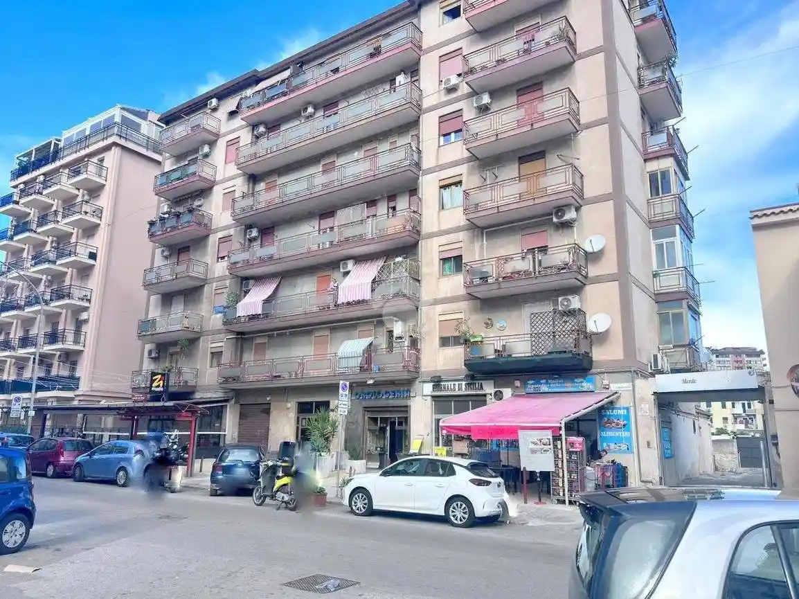 Quadrilocale via Cappuccini 259, Zisa, Palermo - foto 2