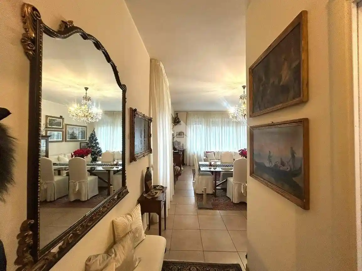 Quadrilocale via Ettore Brambilla 17, Centro, Cantù - foto 2