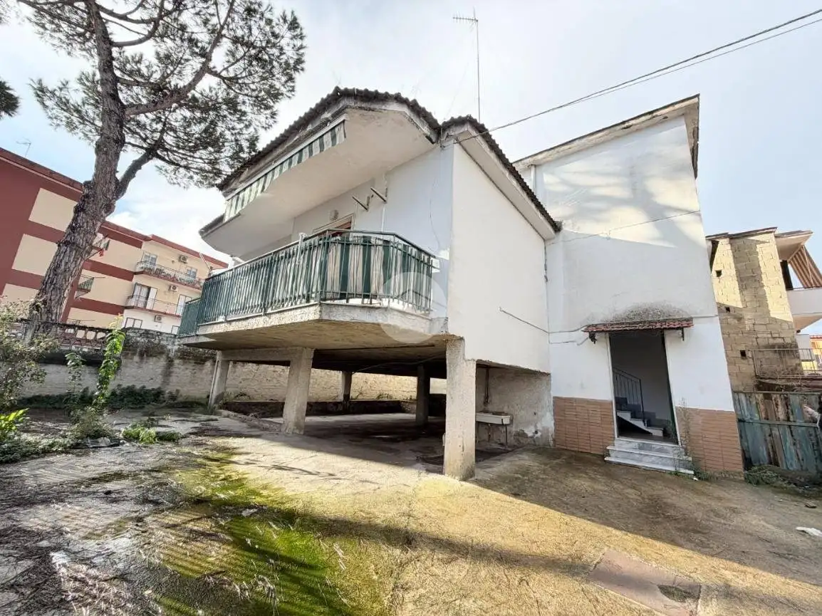 Villa in vendita a Mugnano di Napoli