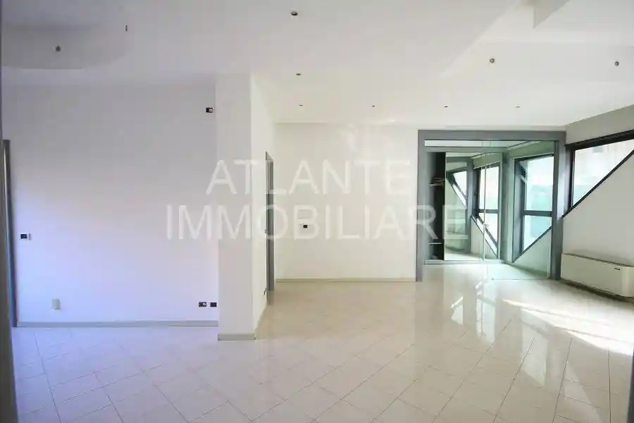 Quadrilocale viale Maria Ceccarini 73, Centro, Riccione - foto 4