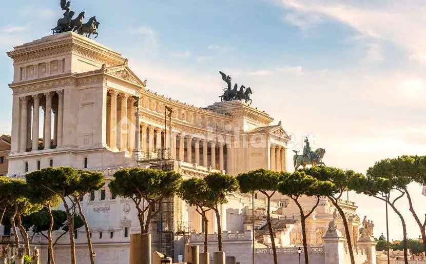 Palazzo - Edificio in vendita a Roma