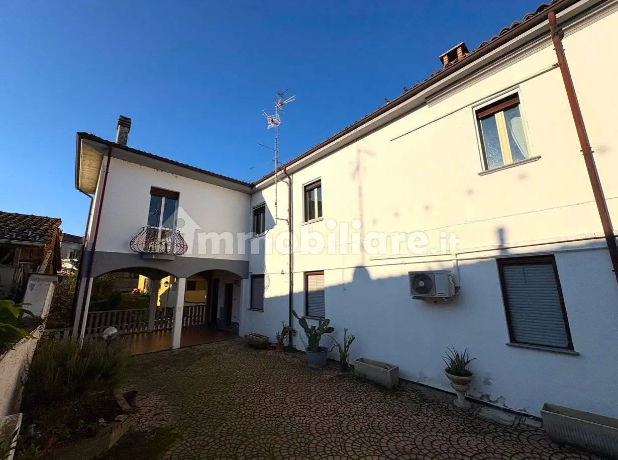 Appartamento in vendita a Sannazzaro de' Burgondi