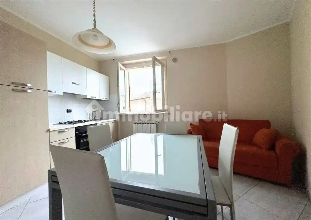 Bilocale via Cuneo, Centro, Vezza d'Alba - foto 2