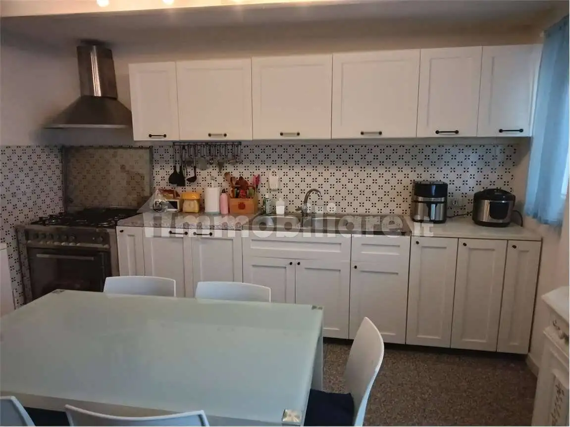 Casa indipendente in vendita a Luni