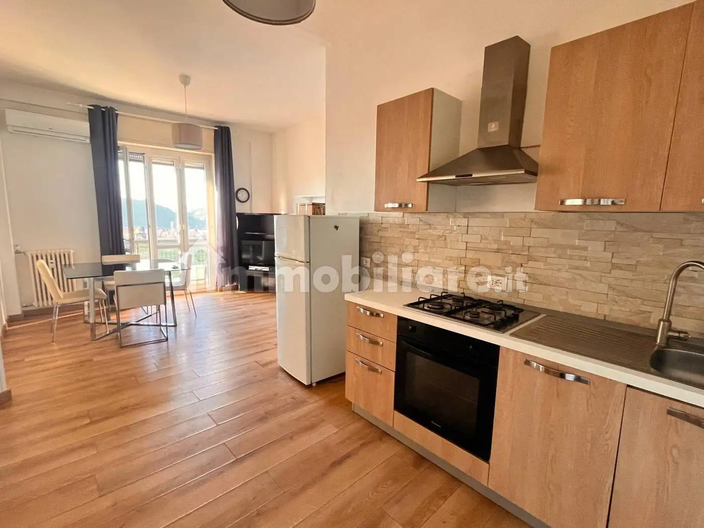 Appartamento in affitto a Lipomo