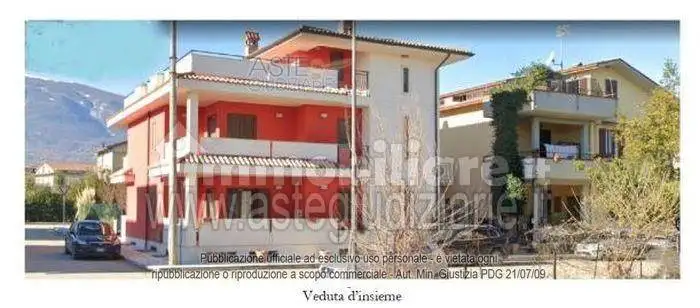 Palazzo - Stabile in vendita a Sant'Egidio alla Vibrata