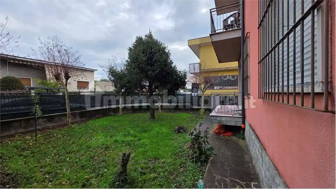 Quadrilocale via Dante Alighieri , 1, Centro, Carugo - foto 5