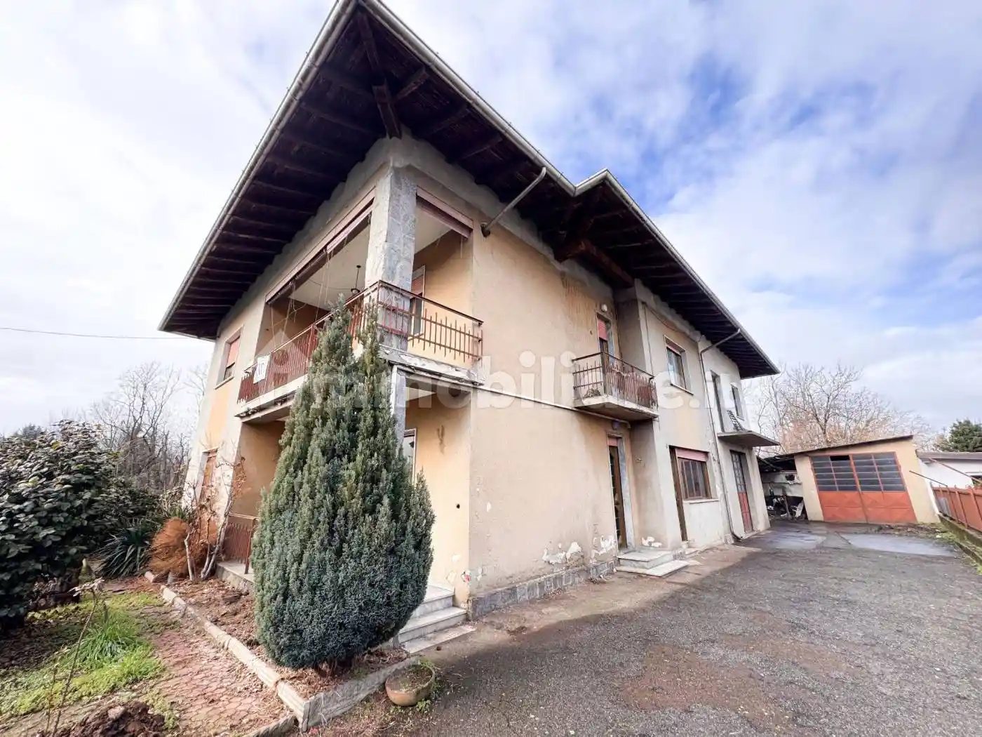 Villa in vendita a Oleggio