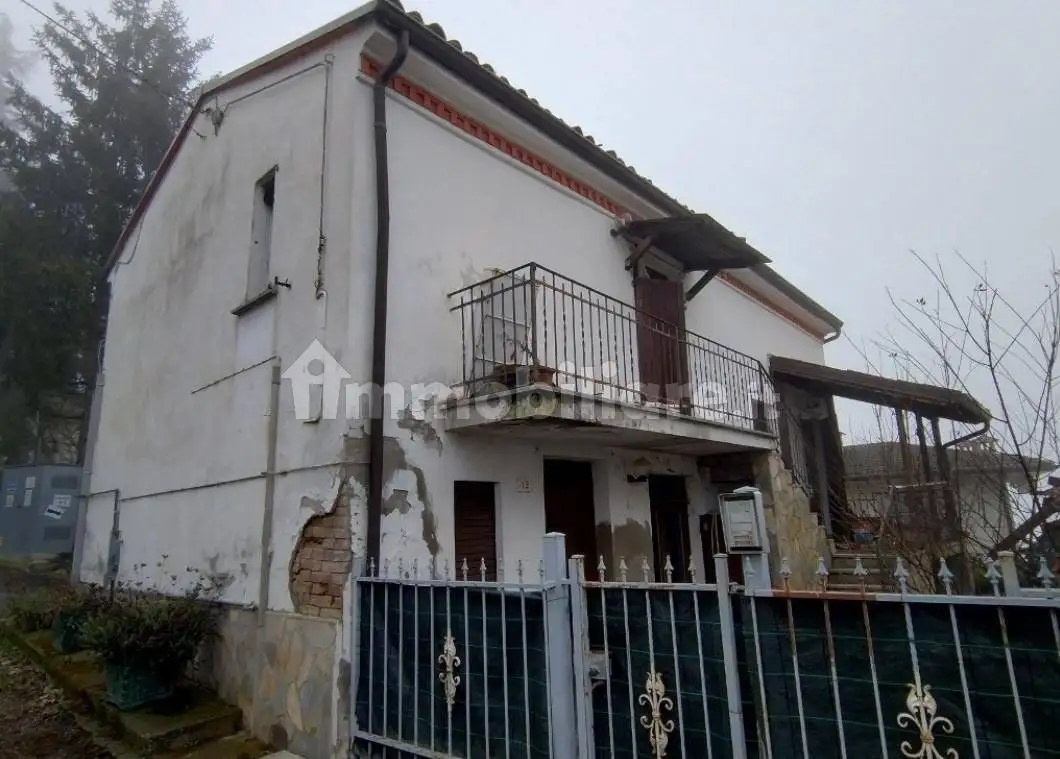 Villa in asta a Zavattarello