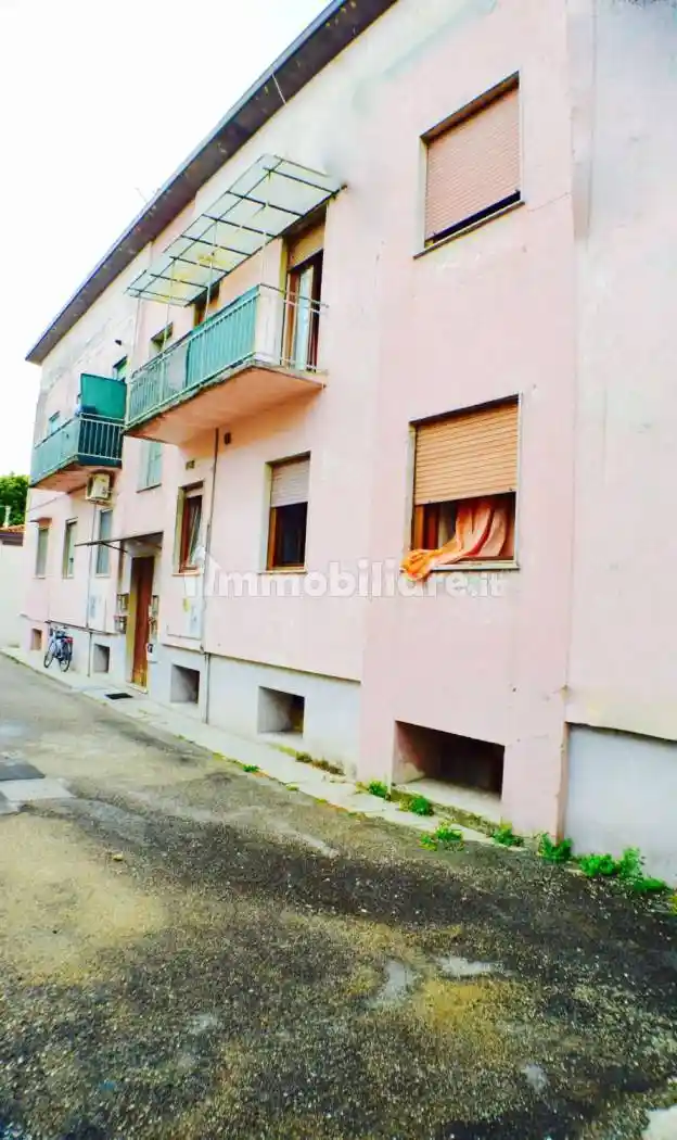 Palazzo - Edificio in vendita a San Giovanni Lupatoto