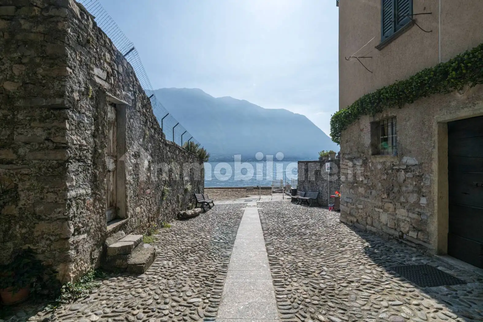 Casa indipendente in vendita a Sala Comacina