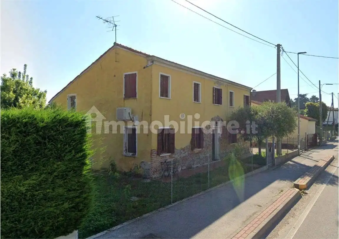 Casa indipendente in asta a Tribano