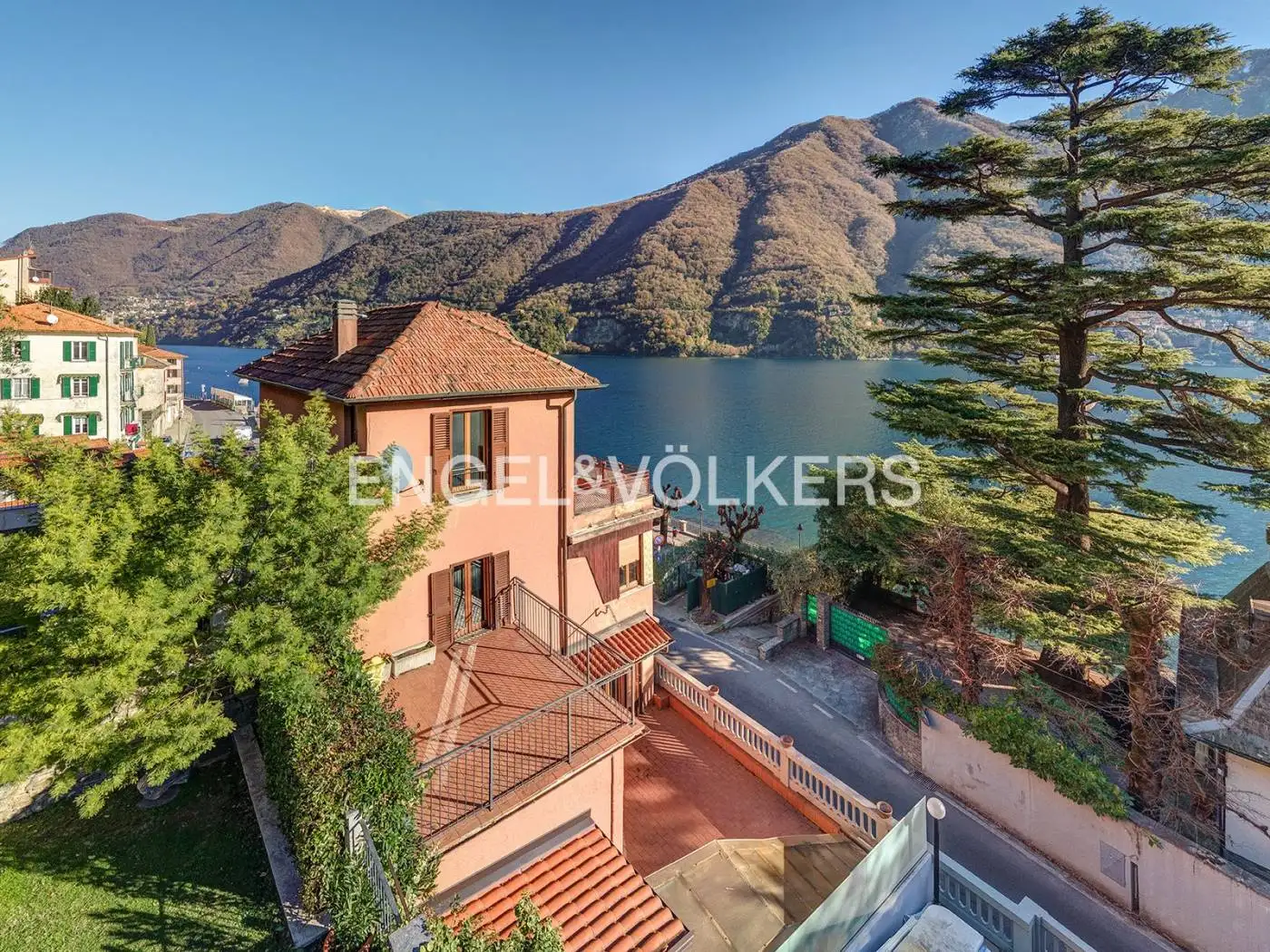 Villa in vendita a Laglio