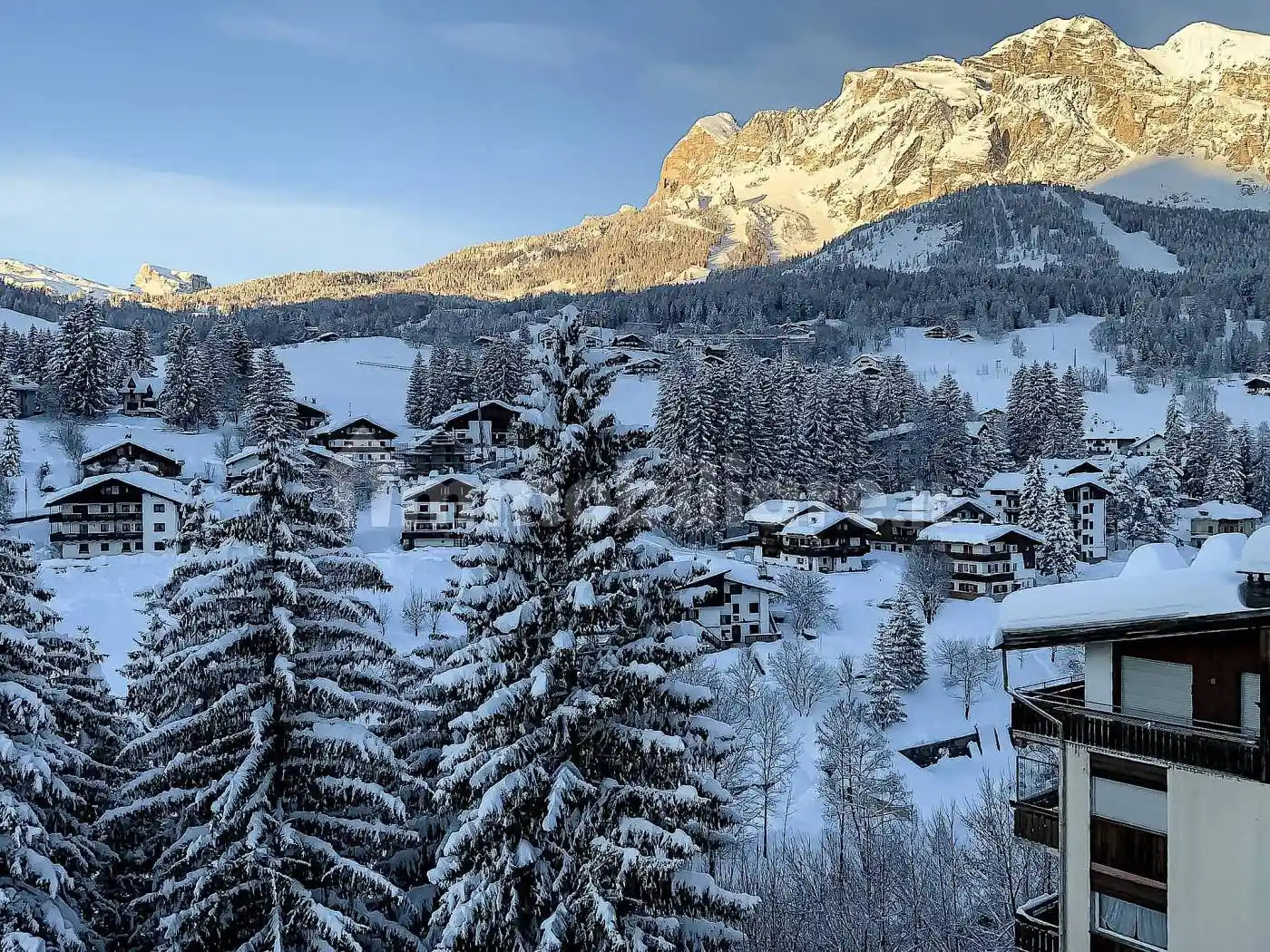 Quadrilocale via Cesare Battisti, Centro, Cortina d'Ampezzo - foto 2