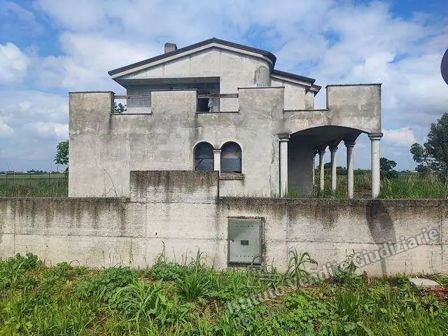Villa in asta a Giacciano con Baruchella