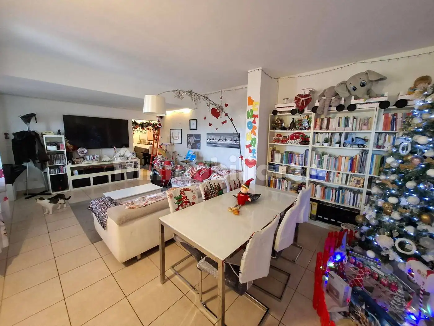 Appartamento in vendita a Vezzano Ligure