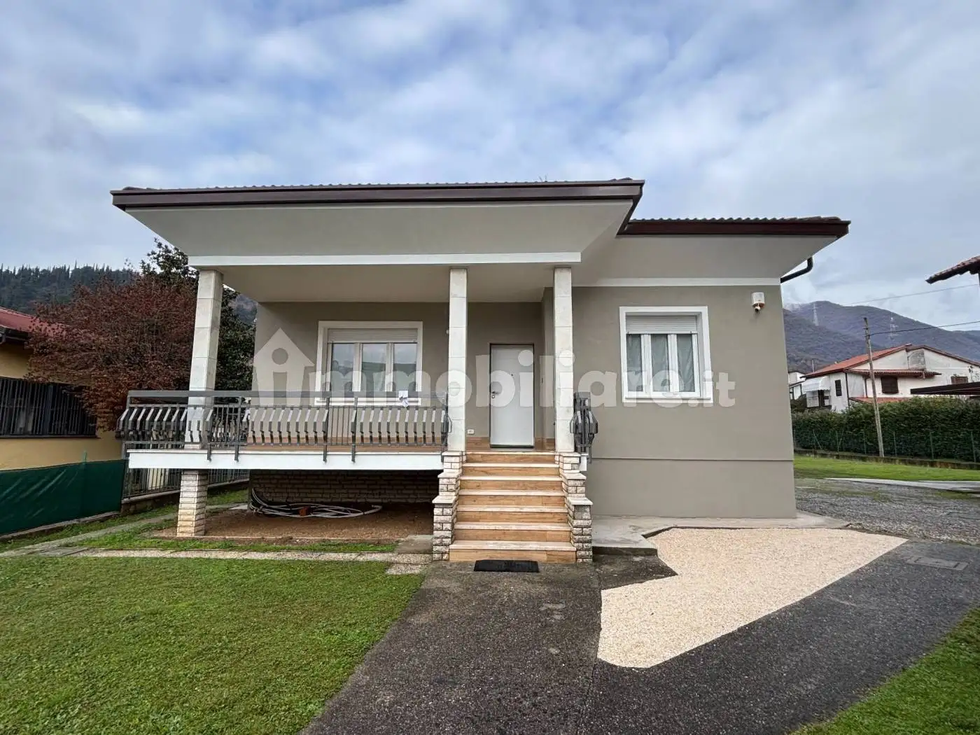 Villa in vendita a Nave