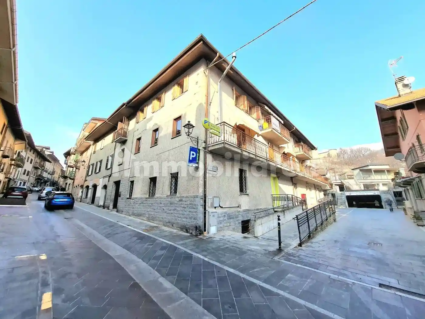 Quadrilocale via Emile Chanoux 95, Centro, Chatillon - foto 2