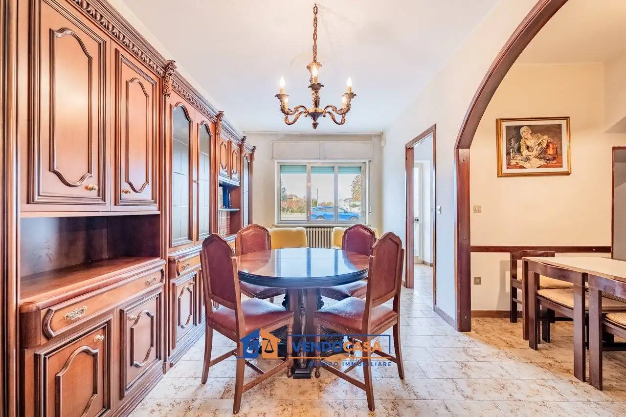 Quadrilocale via Cuneo 27, Centro, Castelletto Stura - foto 3