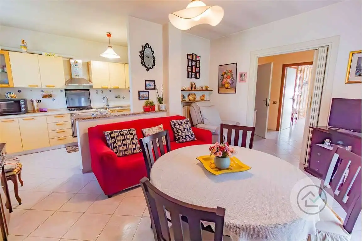 Villa in vendita a Cazzago Brabbia