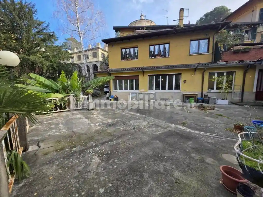 Trilocale via Guido da Velate, Santa Maria del Monte, Varese - foto 2