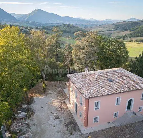 Villa in vendita a Camerino