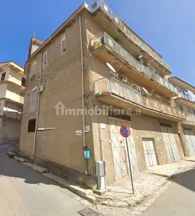 Palazzo - Edificio in vendita a Cerda