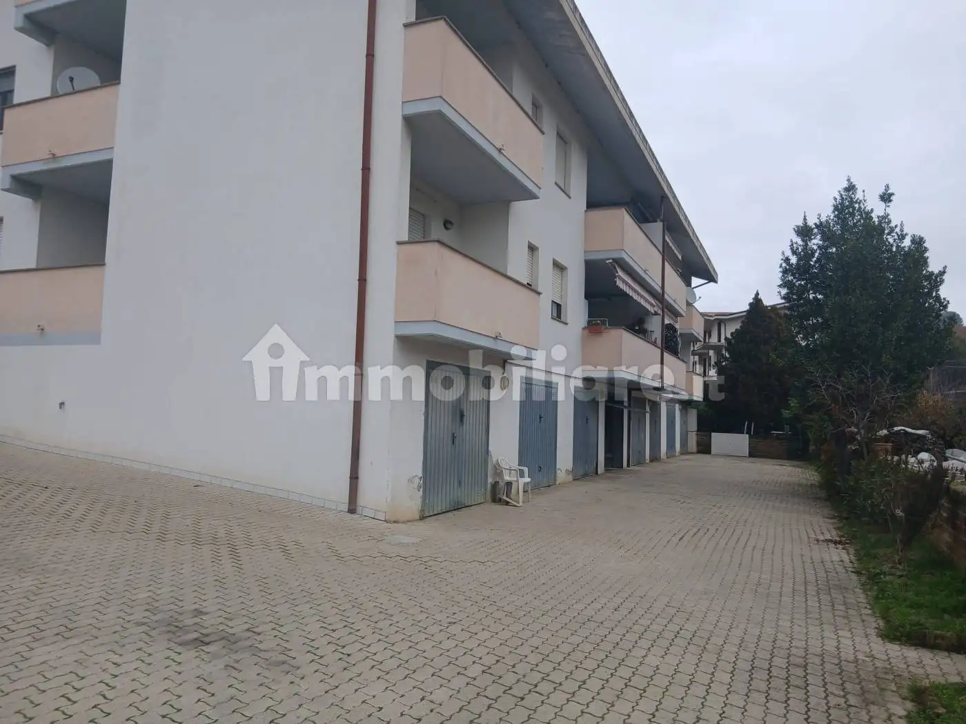 Appartamento in vendita a Cappelle sul Tavo