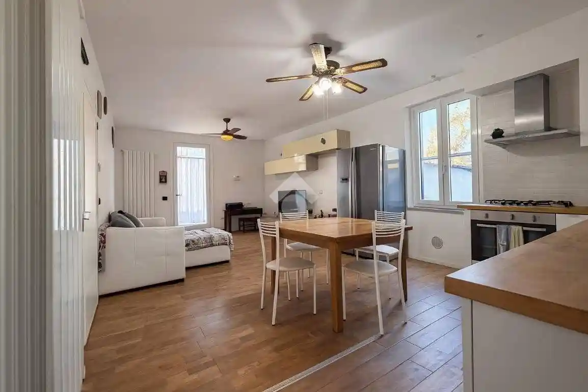 Casa indipendente in vendita a Santo Stefano di Magra