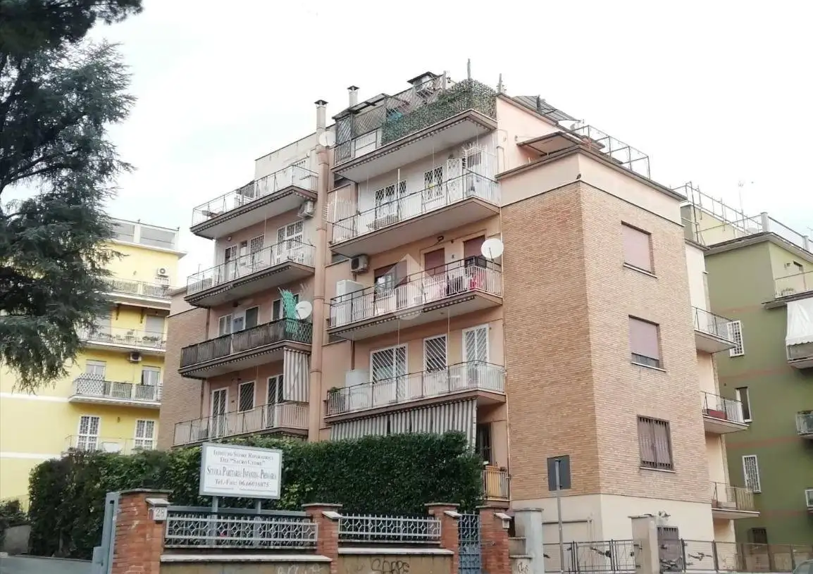 Appartamento in vendita a Roma