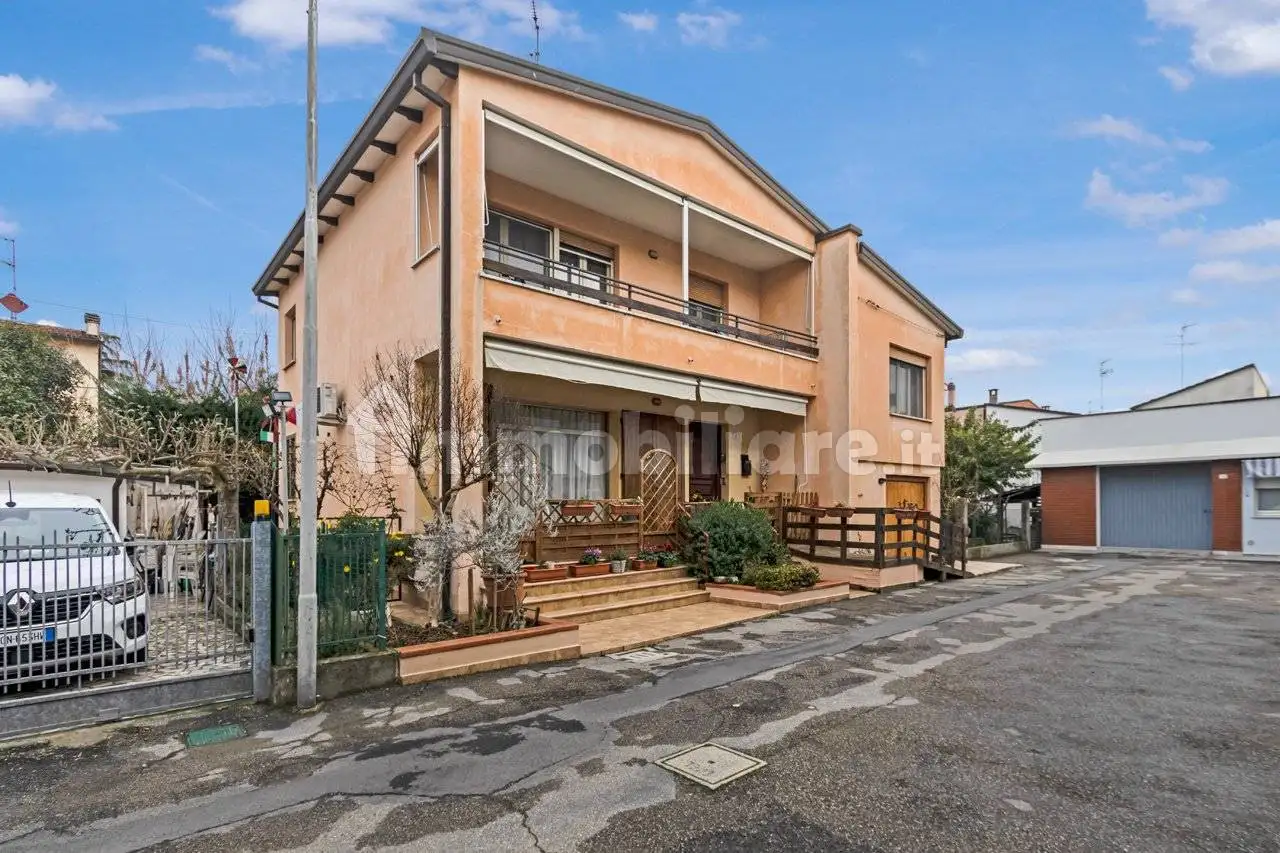 Villa in vendita a Conselice