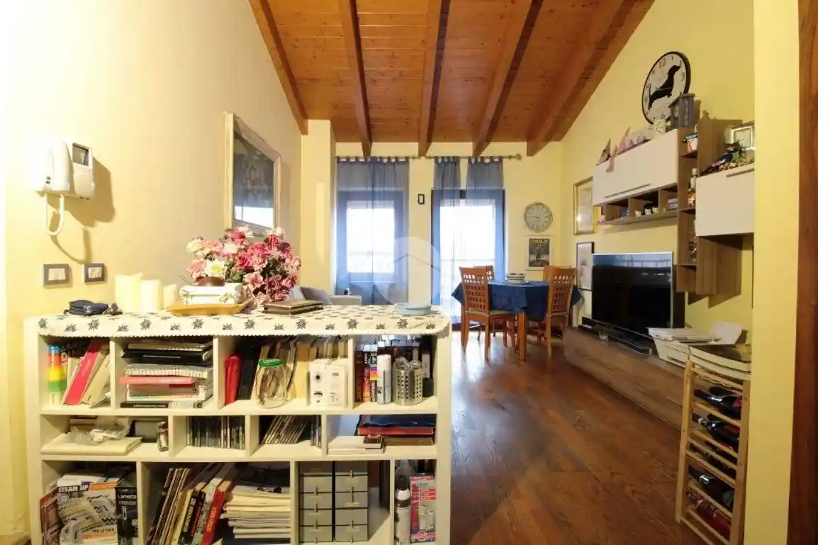 Quadrilocale buono stato, quarto piano, Veronetta, Verona - foto 2