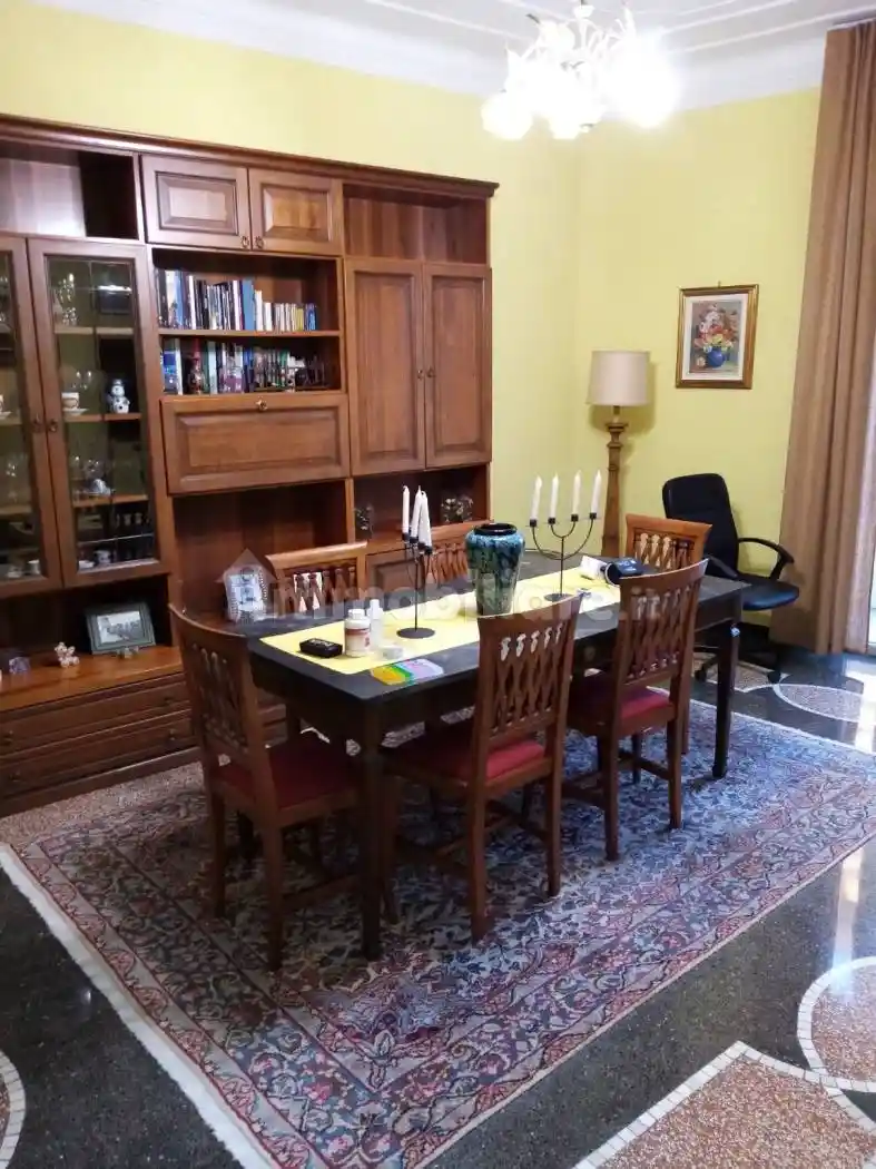 Appartamento in vendita a Genova