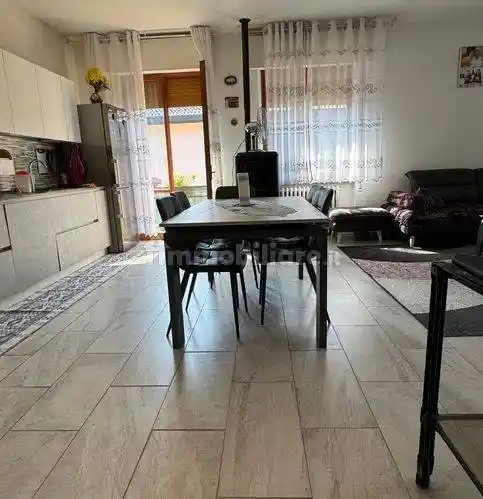 Appartamento via Trieste 39, Centro, Urbania - foto 4