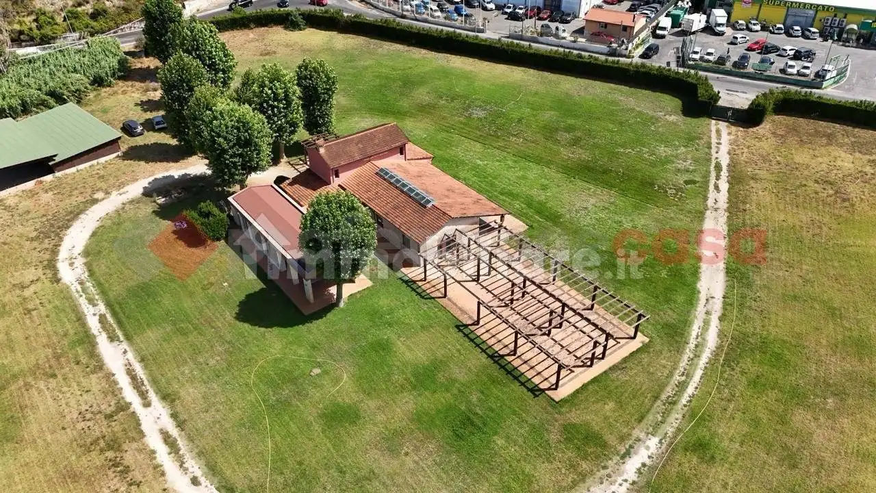 Palazzo - Edificio in vendita a Roma
